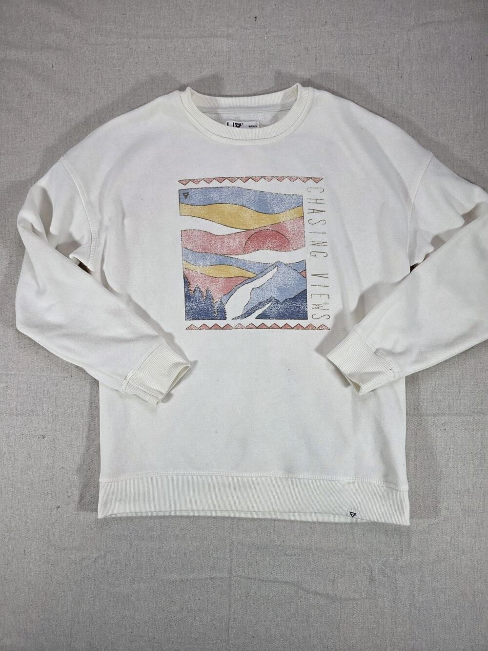 LIV Outdoor Women's Small Graphic Crewneck Sweatshirt White Fleece Chasing Views